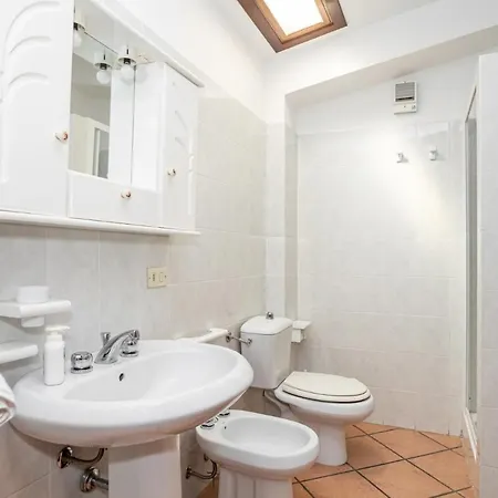 Dimora Felis By Rentbeat Apartment